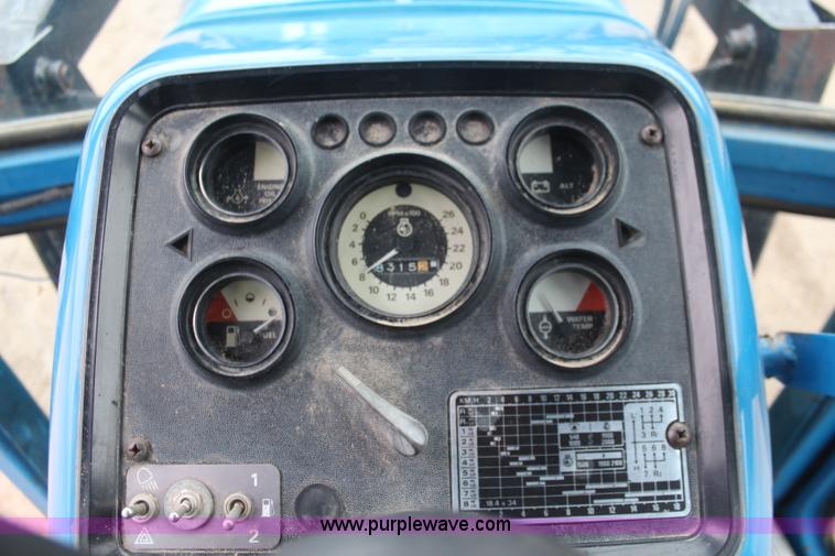 image for item K8963 1978 Ford 7700 tractor