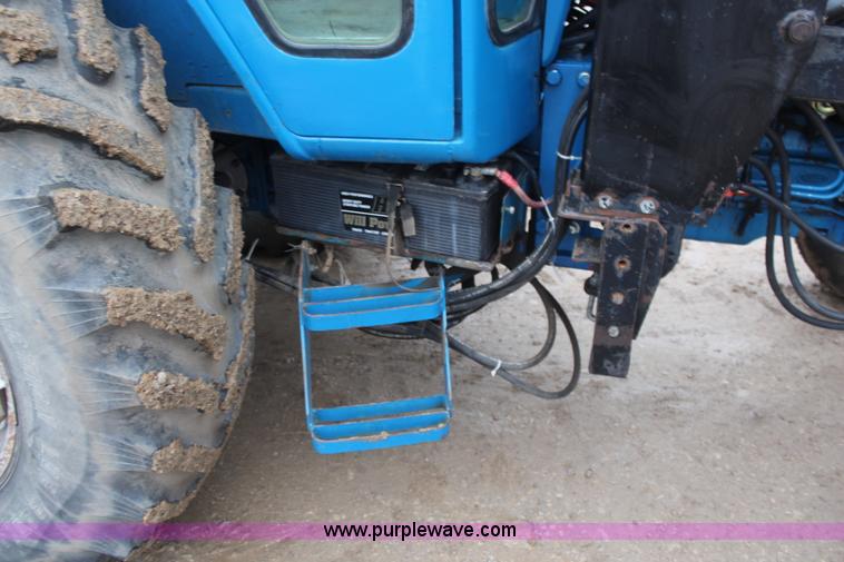 image for item K8963 1978 Ford 7700 tractor