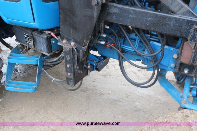 image for item K8963 1978 Ford 7700 tractor