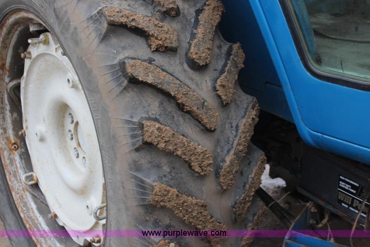 image for item K8963 1978 Ford 7700 tractor