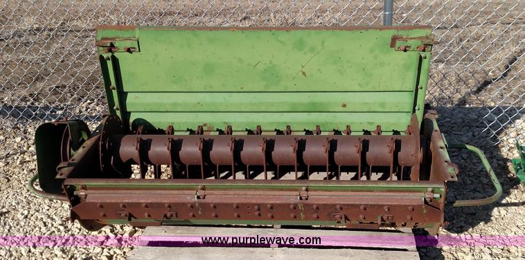 image for item L6524 John Deere BH80128 straw chopper