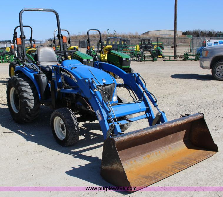 image for item L6737 2005 New Holland TC33DA MFWD compact utility tractor