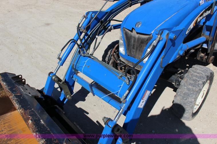 image for item L6737 2005 New Holland TC33DA MFWD compact utility tractor