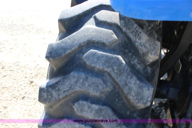 image for item L6737 2005 New Holland TC33DA MFWD compact utility tractor