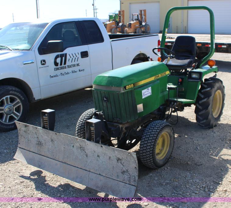 image for item L6738 John Deere 855 MFWD compact utility tractor
