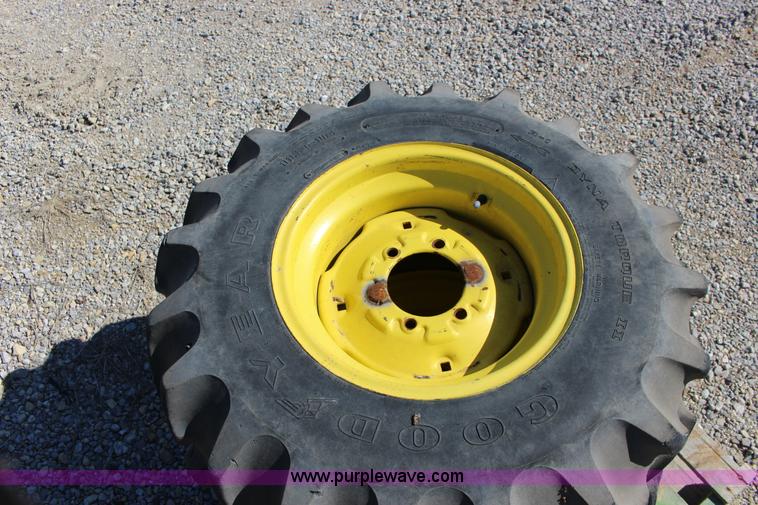 image for item L6738 John Deere 855 MFWD compact utility tractor