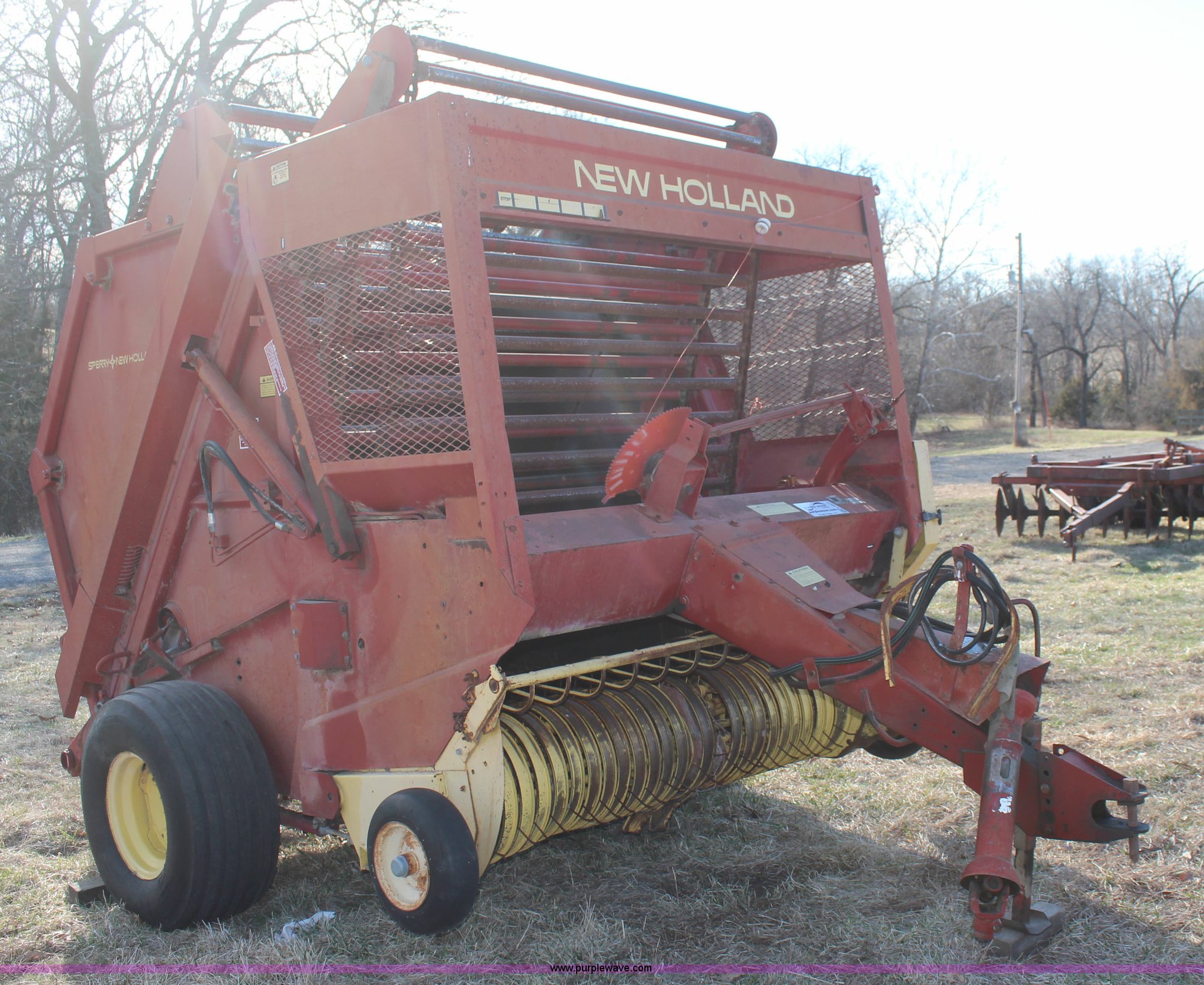 ... Holland 851 round baler Full size in new window ...