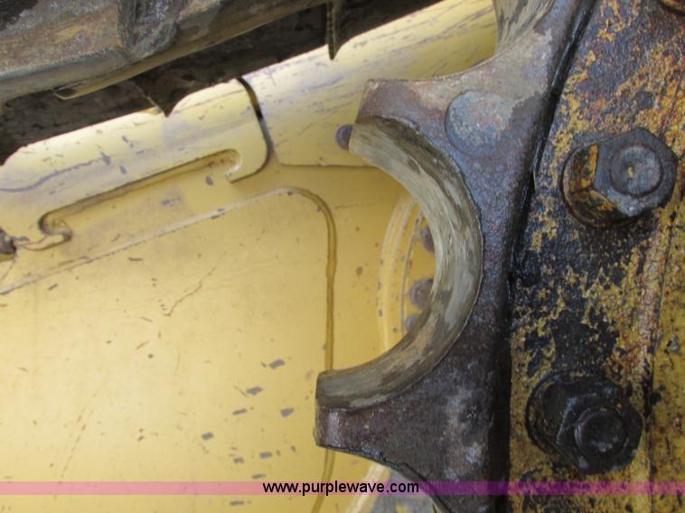 image for item A8772 2003 Caterpillar D6N LGP dozer