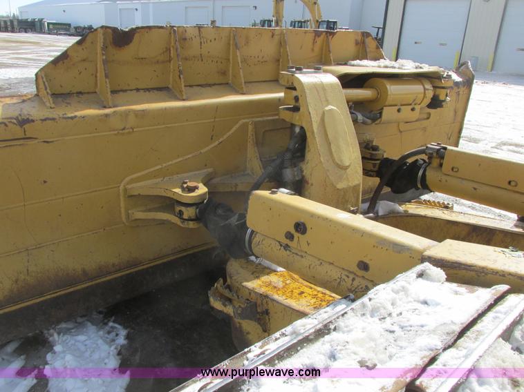 image for item A8772 2003 Caterpillar D6N LGP dozer