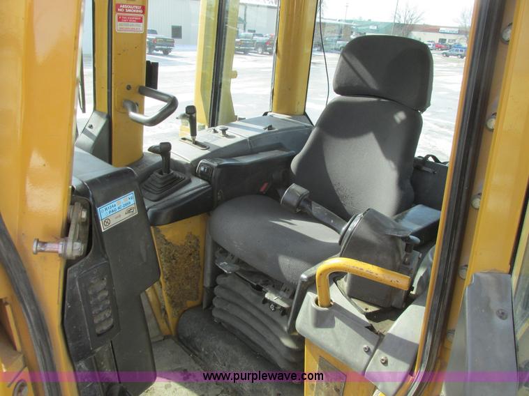 image for item A8772 2003 Caterpillar D6N LGP dozer
