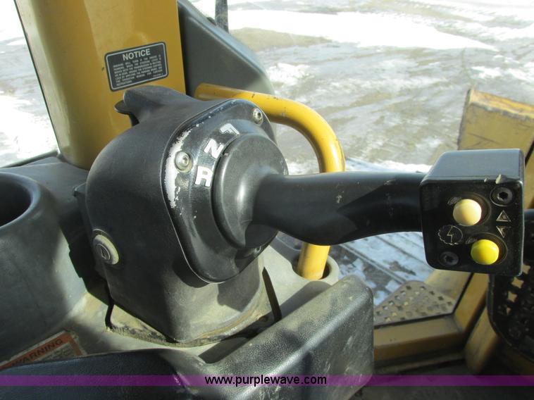 image for item A8772 2003 Caterpillar D6N LGP dozer