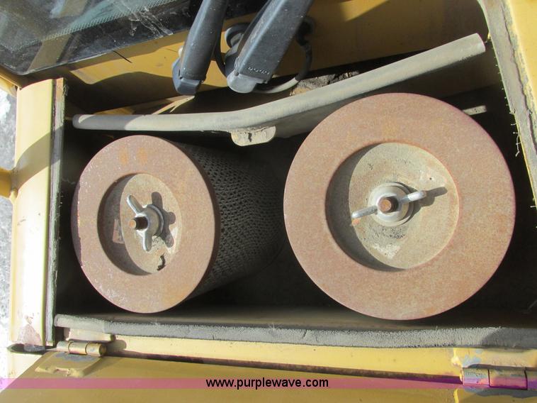 image for item A8772 2003 Caterpillar D6N LGP dozer