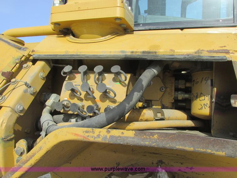 image for item A8772 2003 Caterpillar D6N LGP dozer