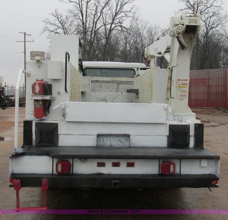 image for item AW9769 1997 International 4700 service truck