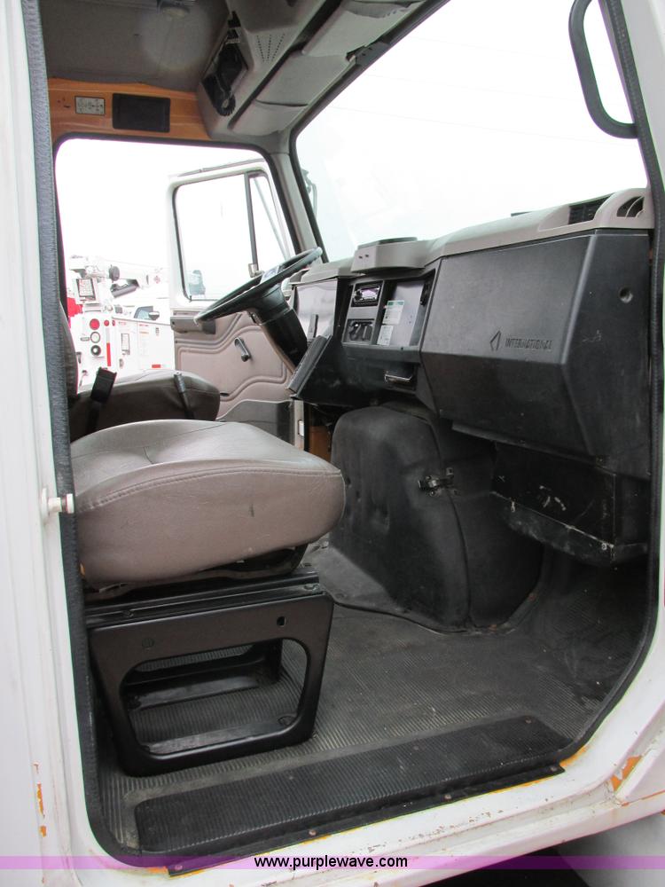 image for item AW9769 1997 International 4700 service truck