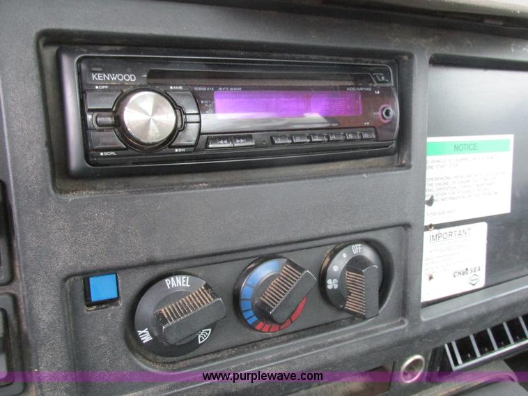 image for item AW9769 1997 International 4700 service truck