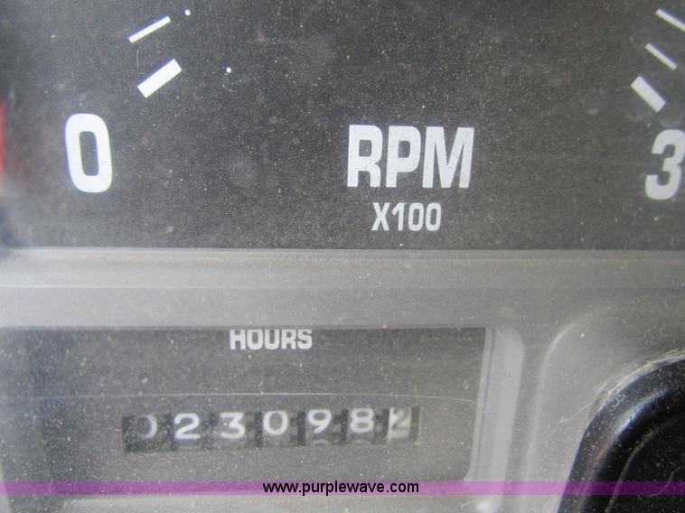 image for item AW9769 1997 International 4700 service truck