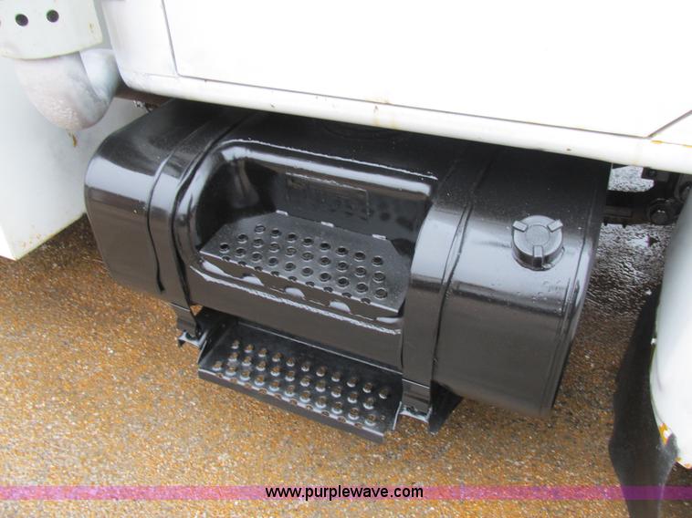 image for item AW9769 1997 International 4700 service truck