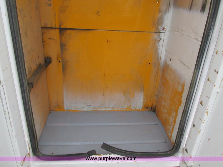 image for item AW9769 1997 International 4700 service truck