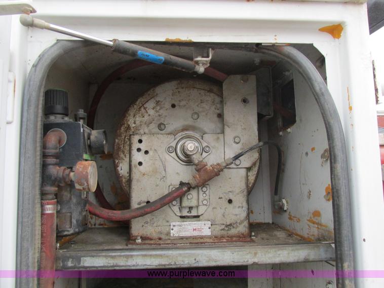 image for item AW9769 1997 International 4700 service truck