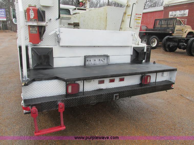 image for item AW9769 1997 International 4700 service truck