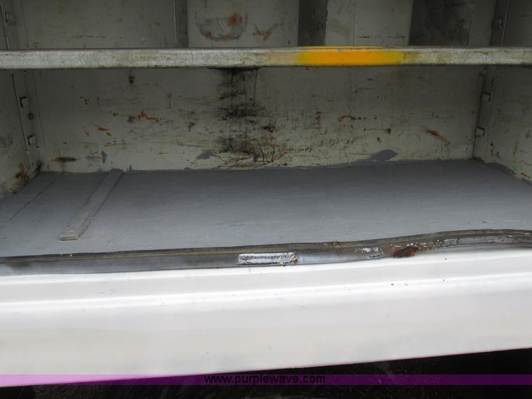 image for item AW9769 1997 International 4700 service truck