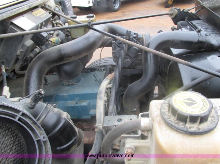 image for item AW9769 1997 International 4700 service truck