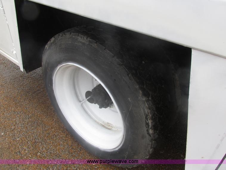 image for item AW9769 1997 International 4700 service truck