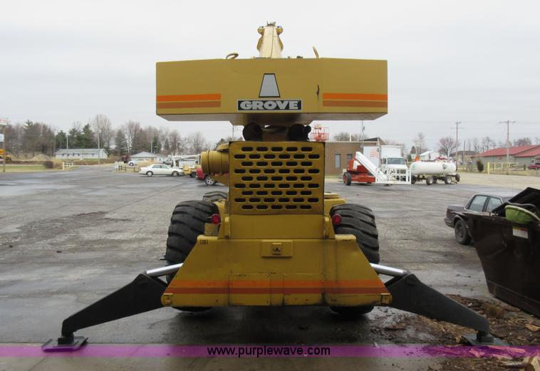 image for item AY9481 Grove RT58C rough terrain crane