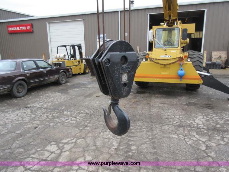 image for item AY9481 Grove RT58C rough terrain crane