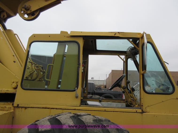 image for item AY9481 Grove RT58C rough terrain crane