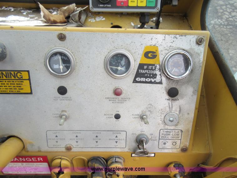 image for item AY9481 Grove RT58C rough terrain crane