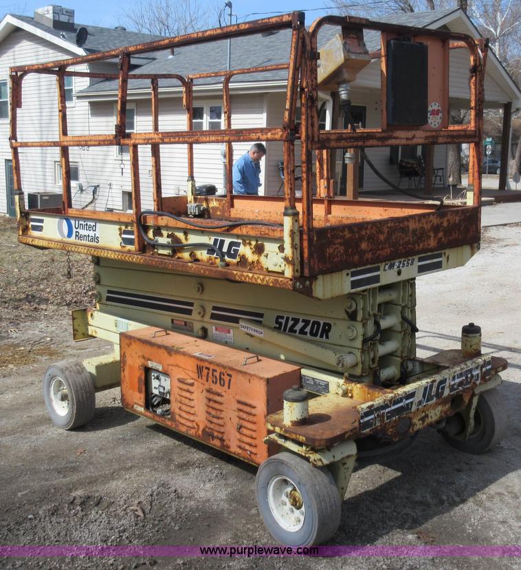 image for item AY9492 JLG CM2558 Commander scissor lift