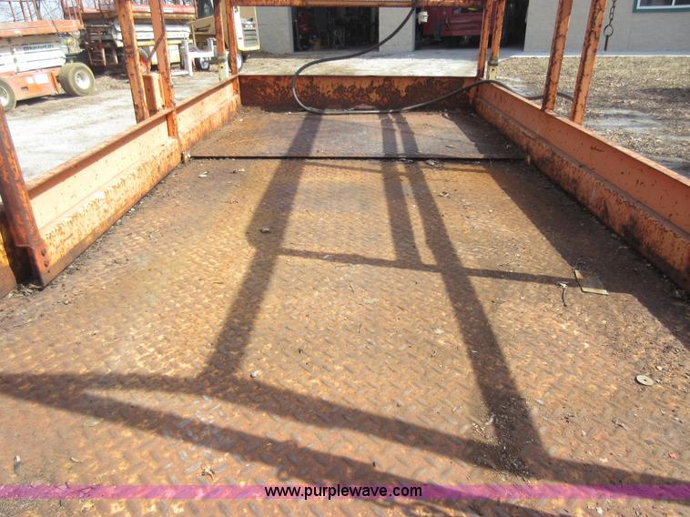 image for item AY9492 JLG CM2558 Commander scissor lift