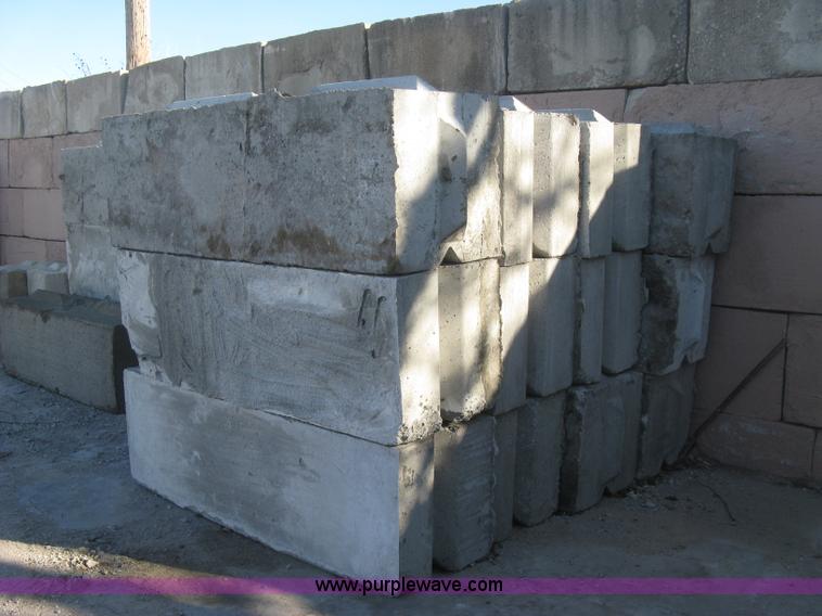 image for item D1409 (18) concrete edge bunker blocks