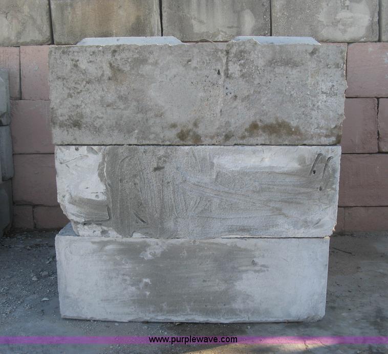 image for item D1410 (18) concrete edge bunker blocks