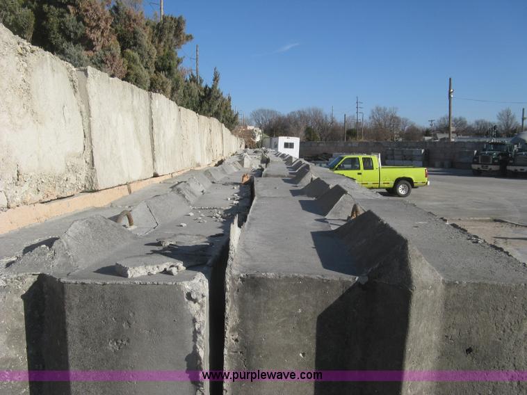 image for item D1414 (24) concrete edge bunker blocks