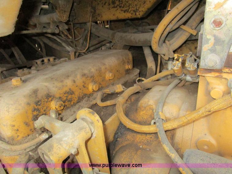 image for item D2371 1991 Caterpillar 963 track loader