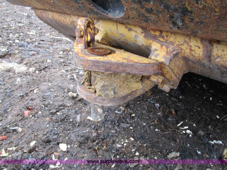 image for item D2371 1991 Caterpillar 963 track loader