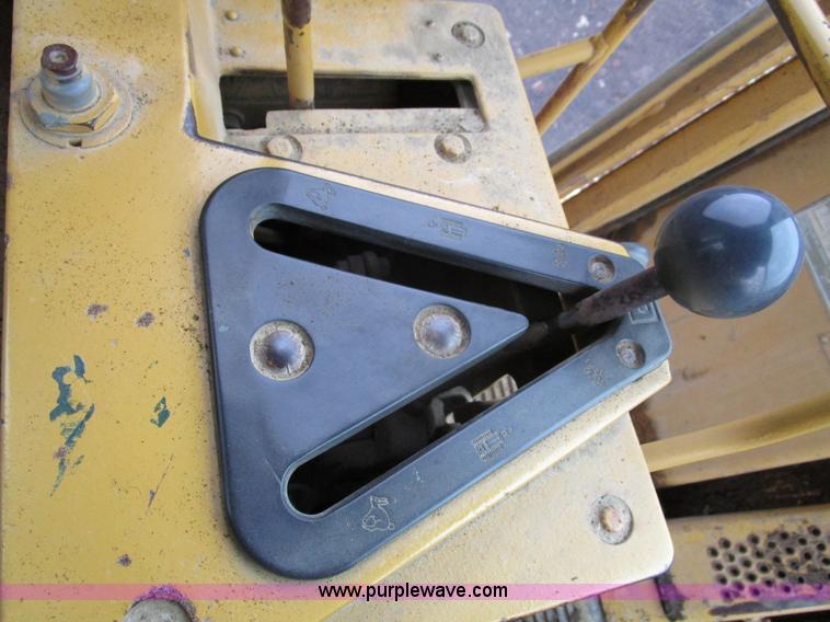 image for item D2371 1991 Caterpillar 963 track loader