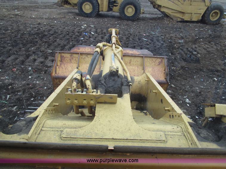 image for item D2371 1991 Caterpillar 963 track loader