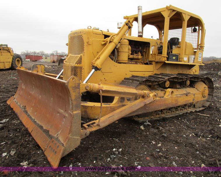 image for item D2372 1960 Caterpillar D8H dozer