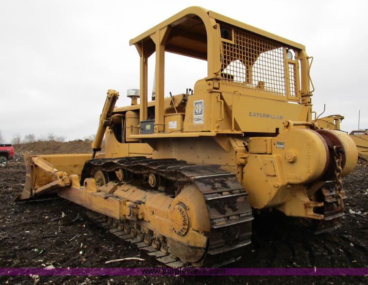 image for item D2372 1960 Caterpillar D8H dozer
