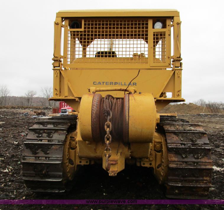 image for item D2372 1960 Caterpillar D8H dozer