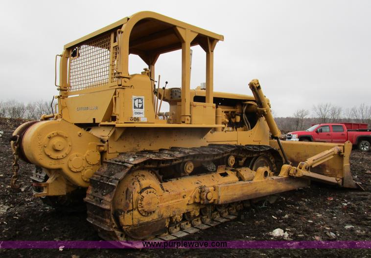 image for item D2372 1960 Caterpillar D8H dozer
