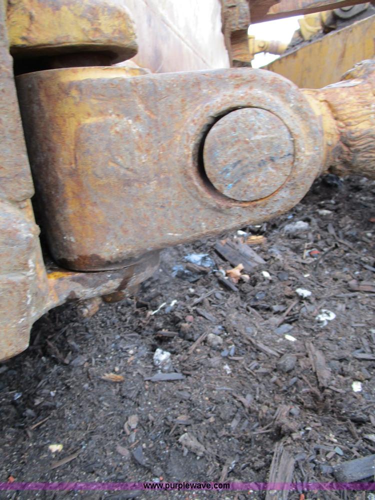 image for item D2372 1960 Caterpillar D8H dozer