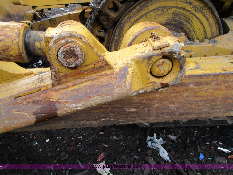 image for item D2372 1960 Caterpillar D8H dozer