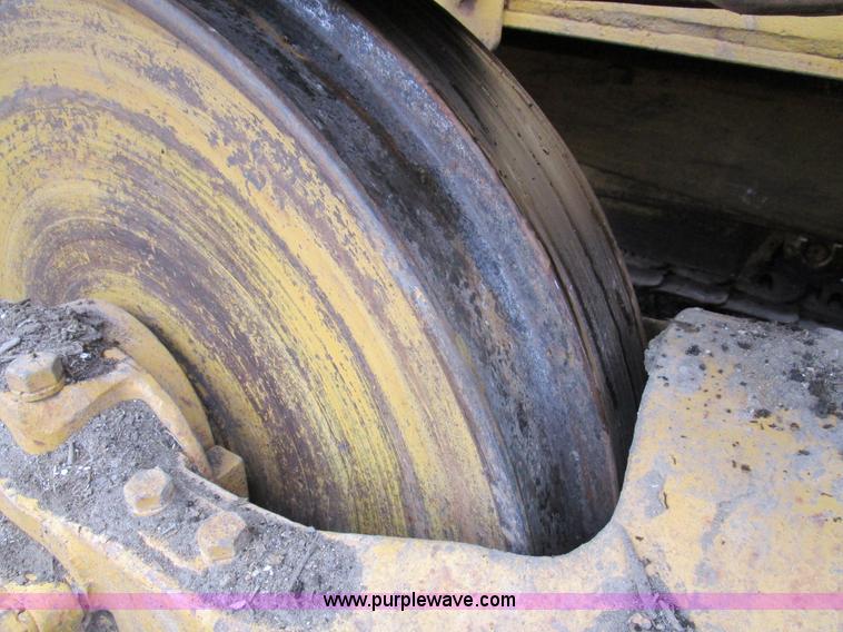 image for item D2372 1960 Caterpillar D8H dozer