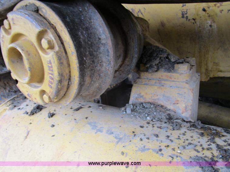 image for item D2372 1960 Caterpillar D8H dozer