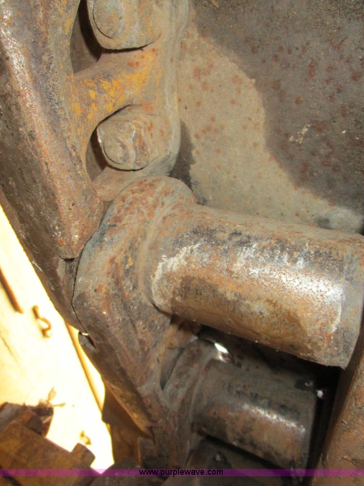 image for item D2372 1960 Caterpillar D8H dozer